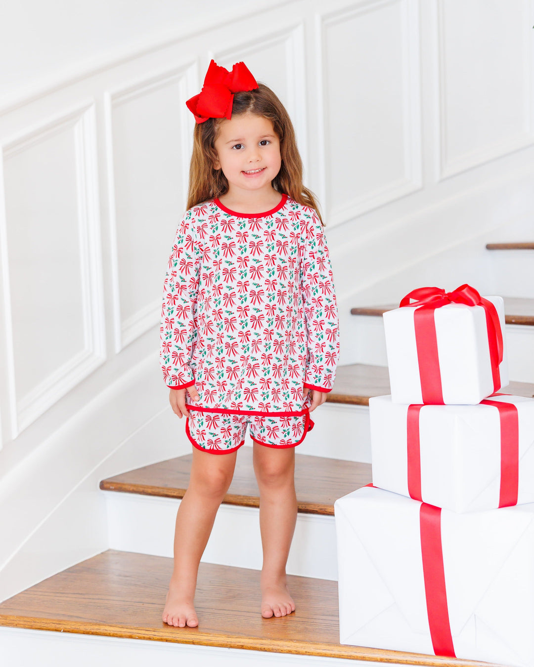 Merry Moments Elizabeth LS Set